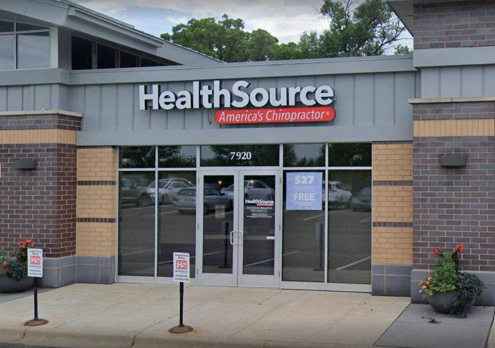 Exterior entrance at HealthSource of Eden Prairie.