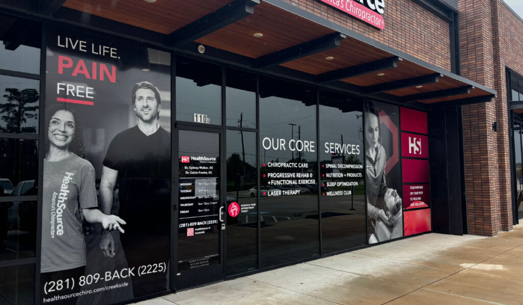 Exterior entrance of the HealthSource of Creekside clinic location.