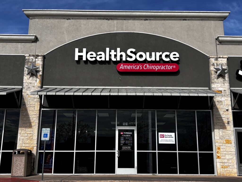 Exterior entrance of HealthSource of De Zavala